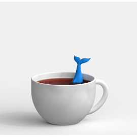 Infuseur baleine ans une tasse de thé