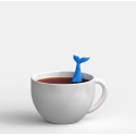 Infuseur baleine ans une tasse de thé