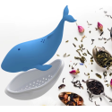 remplir l'infuseur baleine de thé ou tisane